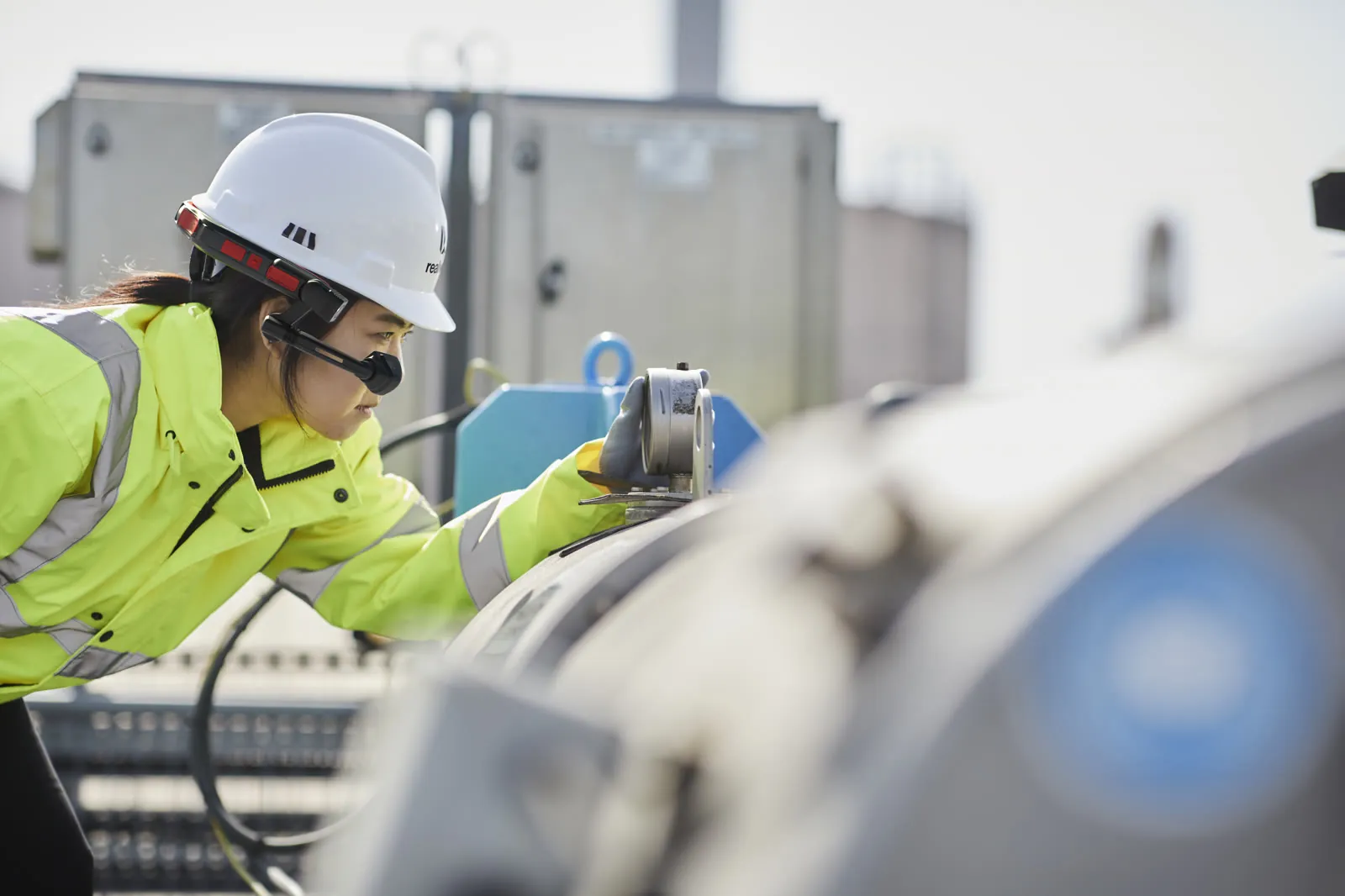 Engineer running a voice-driven inspection on RealWear