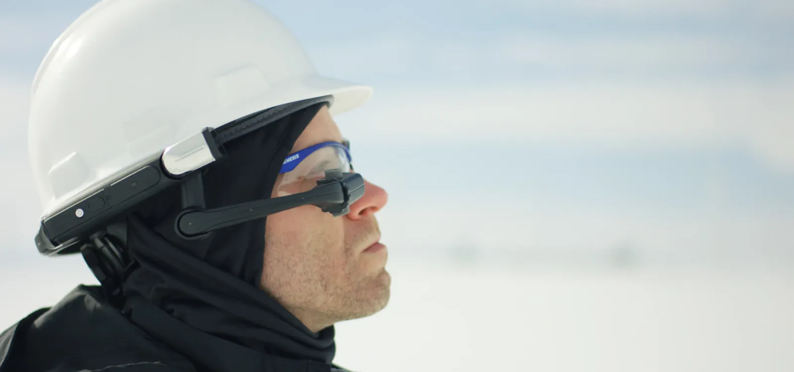 Worker wearing a RealWear device